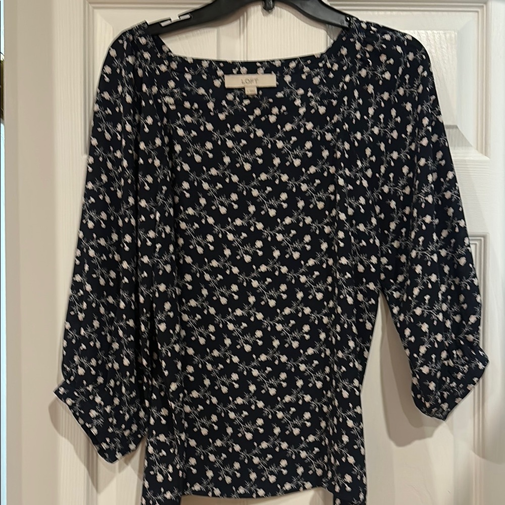 LOFT Women's Navy Floral Top